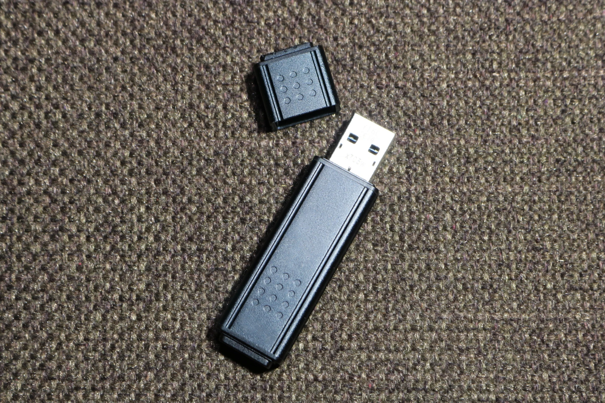 چرا فلش USB می‌تواند منبع انتقال ویروس و بدافزار باشد؟